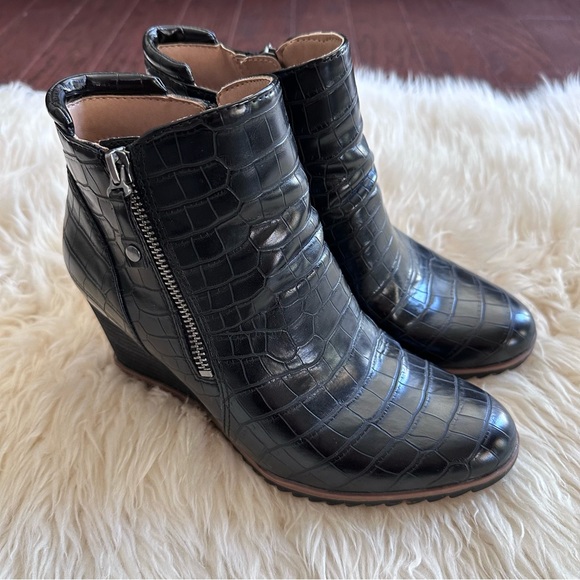Women’s SOUL Naturalizer Haley wedge ankle bootie black croc print size 7.5M - Picture 4 of 11